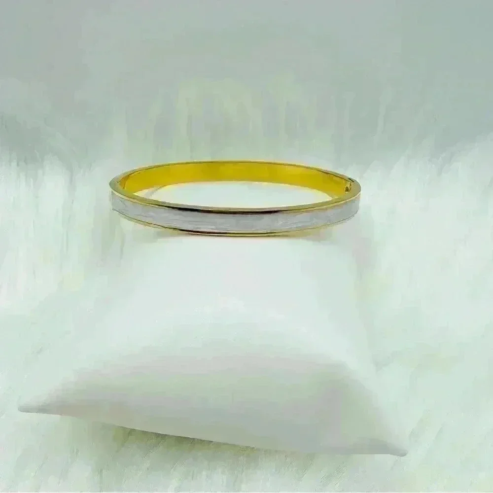 The Classic Style Bangle in White